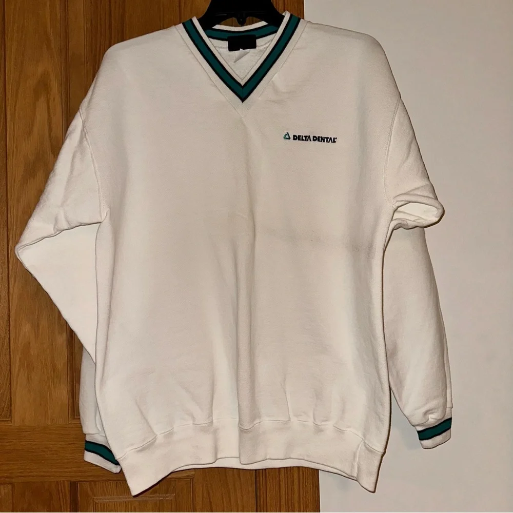 Sweatshirt from Delta Dental X-Large 80% cotton 20% polyester, V-neck - Picture 1 of 3